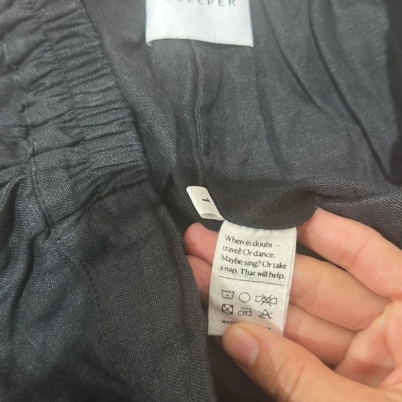 • Sleeper • Women’s Linen Shorts Pleated & Cuffed Black Small - Picture 4 of 5